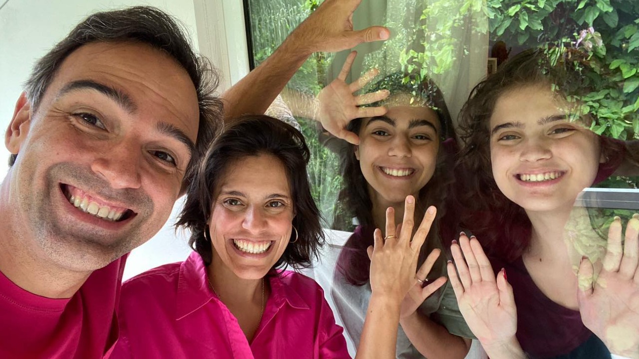 Na mesma casa, Tadeu Schmidt celebra aniversário da filha à distância: ”A gente queria que fosse mais próximo”