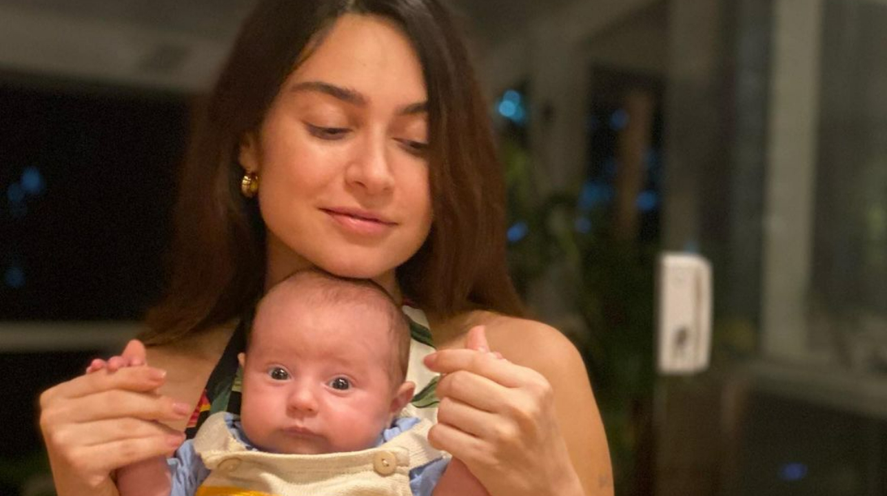 Thaila Ayala exibe look estiloso que escolheu para o filho, Francisco e se derrete: ”Vontade de engolir!”