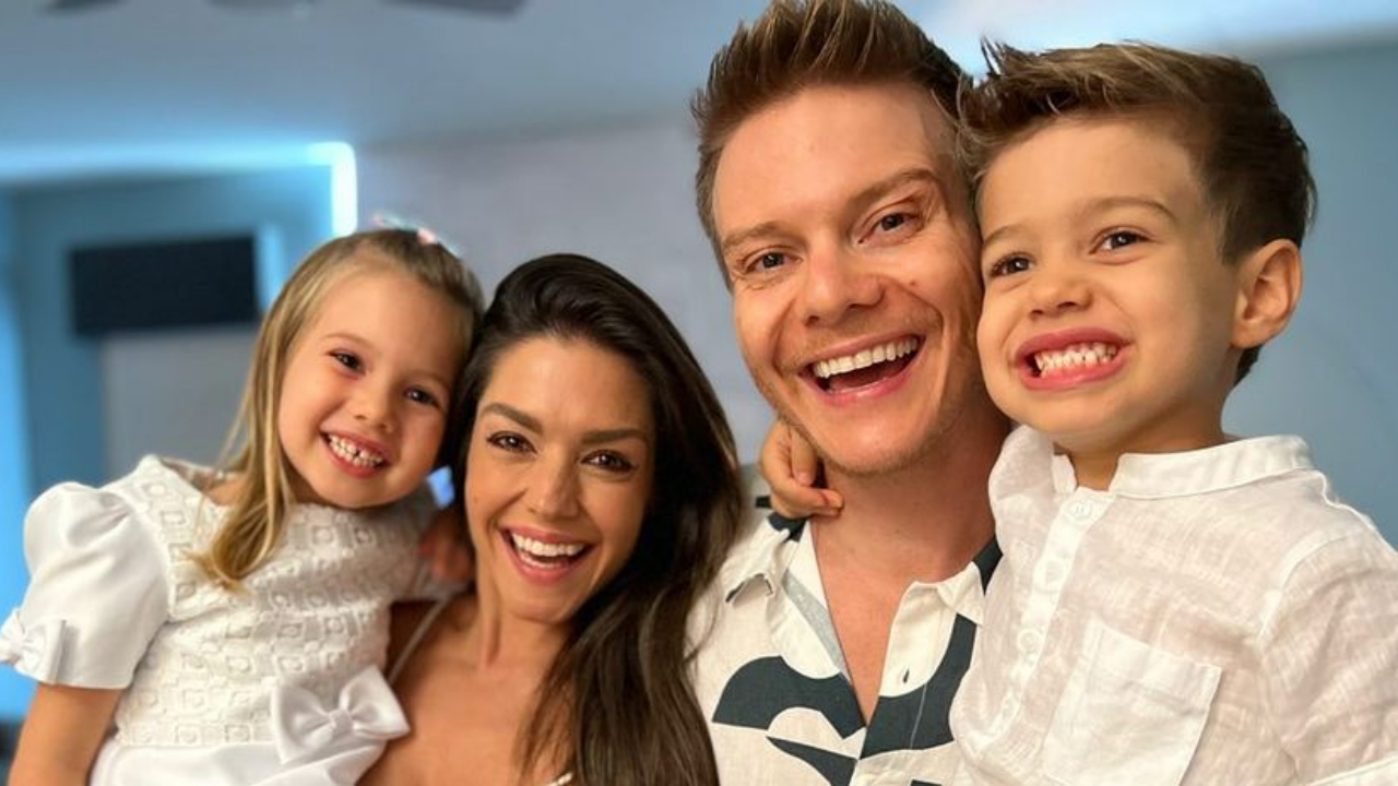 Thaís Fersoza brinca com bolinhas de sabão na companhia dos filhos: ”Que delícia de manhã!”