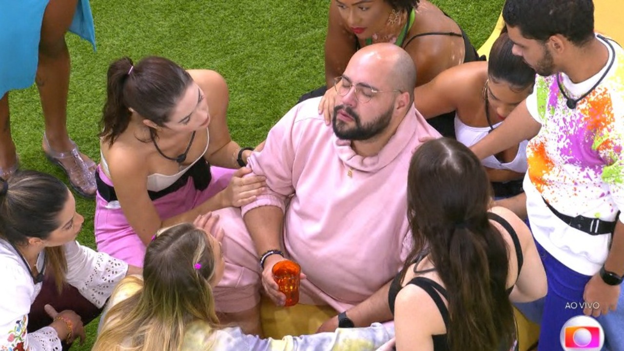 BBB 22: Após saída de Naiara Azevedo, brothers fazem ‘velório’ de Tiago Abravanel e web se diverte: ”A Flay tá diferente”