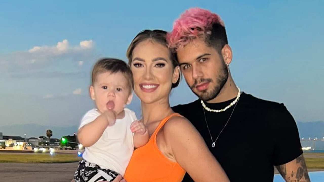 Virginia mostra Maria Alice dentro de mala de viagem e brinca: ”Pra ir nos shows do papai”