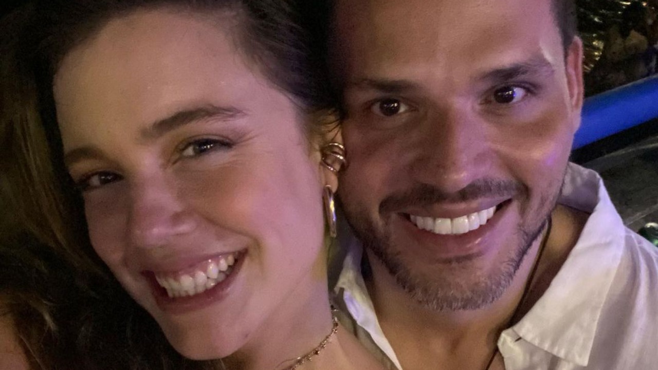 Alice Wegmann assume namoro com produtor musical e faz declaração: ”Vida longa a nós dois”