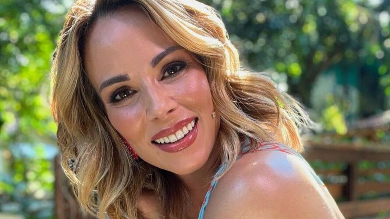 Ana Furtado revela ser daltônica e emociona ao surgir usando óculos especiais: ”É assim que vocês veem o mundo?!”