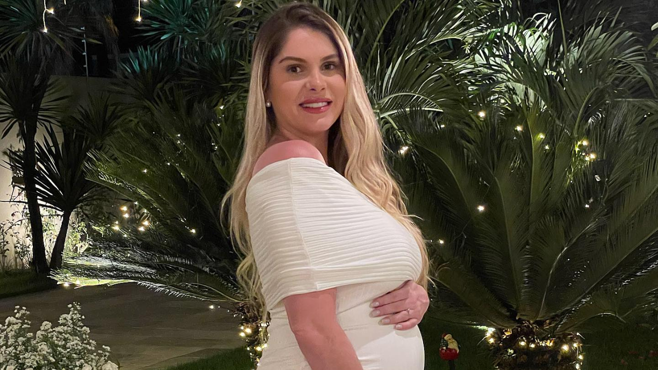 No 7º mês de gestação, Bárbara Evans posa nua para ensaio de fotos