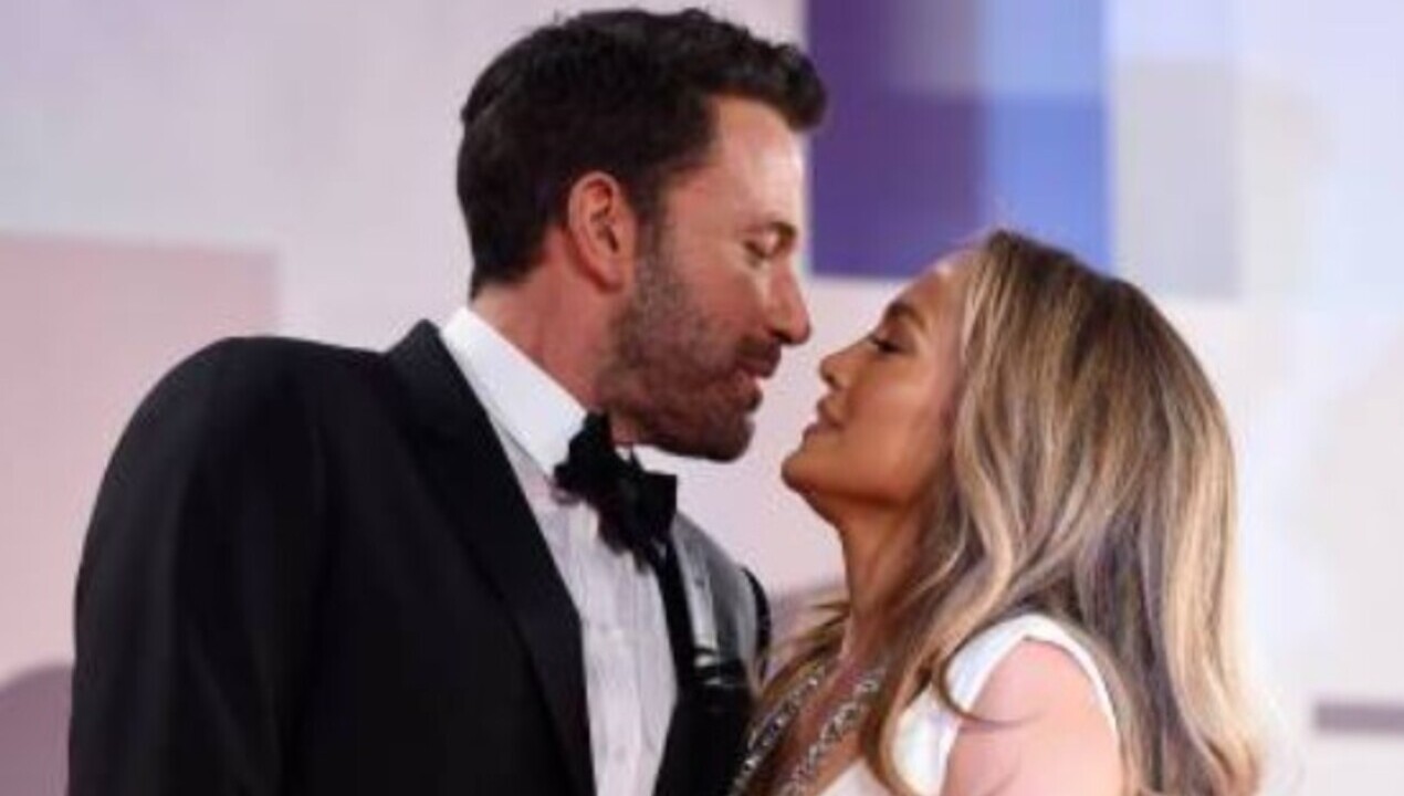 Ben Affleck e Jennifer Lopez são vistos juntos em passeio romântico