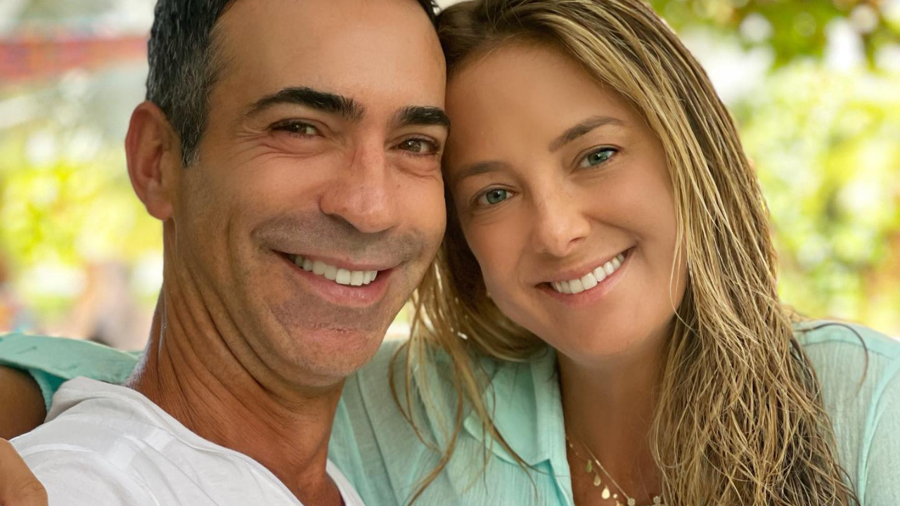 De férias, Ticiane Pinheiro e César Tralli aproveitam dia na piscina com as filhas