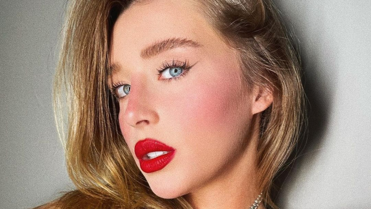 Duda Reis esbanja beleza natural em fotos queimada de sol e web questiona: ”Você é de verdade?”