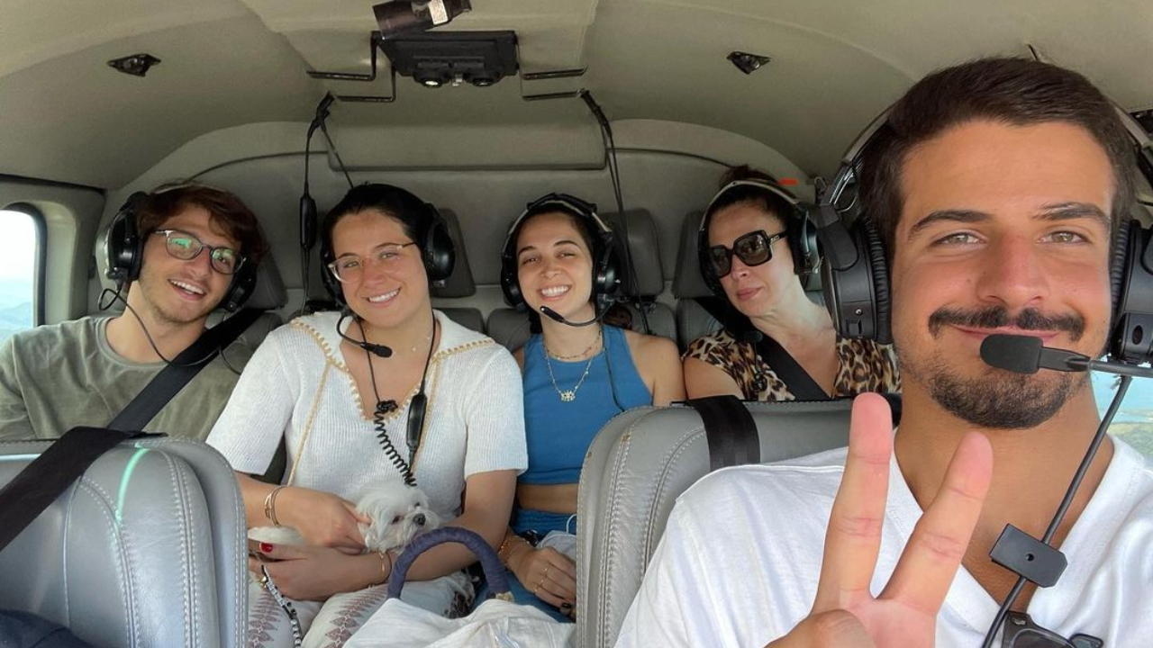 Enzo Celulari abre álbum de fotos da viagem no aniversário da irmã, Sophia Raia
