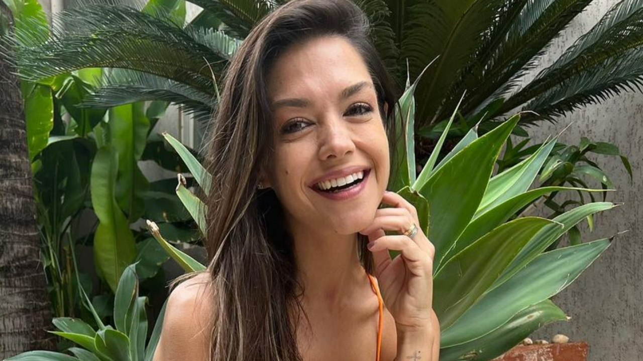 Thais Fersoza exibe look estiloso que escolheu para gravação e fãs elogiam: ”Ficou maravilhosa”