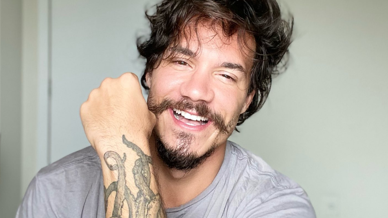 BBB22: Após sobreviver ao monstro com Naiara Azevedo, Eliezer chega aos 400 mil seguidores