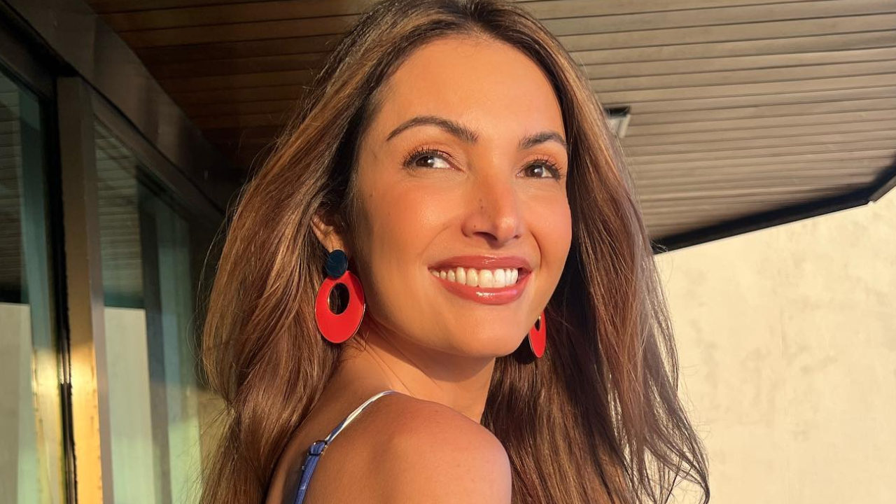Patrícia Poeta aproveita praia em Noronha só de biquíni e corpão chama atenção: ”Perfeita”