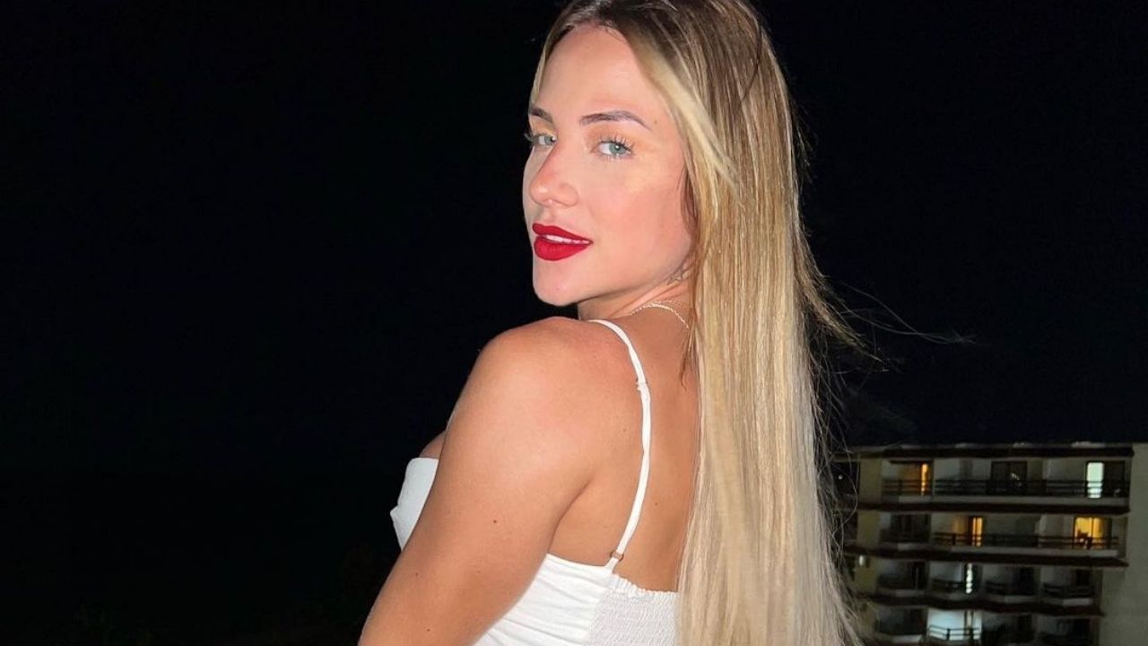 De biquíni, Gabi Martins rebola muito ao som de sua nova música e corpão escultural rouba a cena: ”Deusa”
