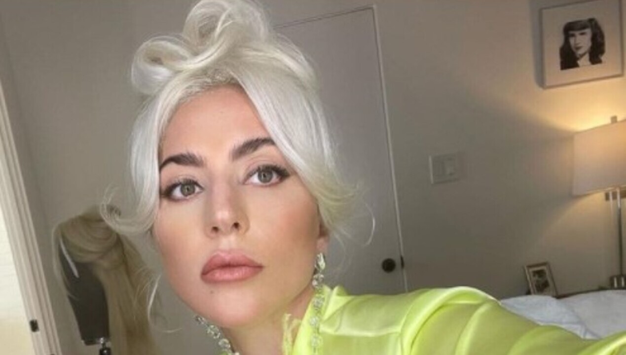 Lady Gaga aparece linda em nova selfie postada no Instagram: “Nosso anjo”