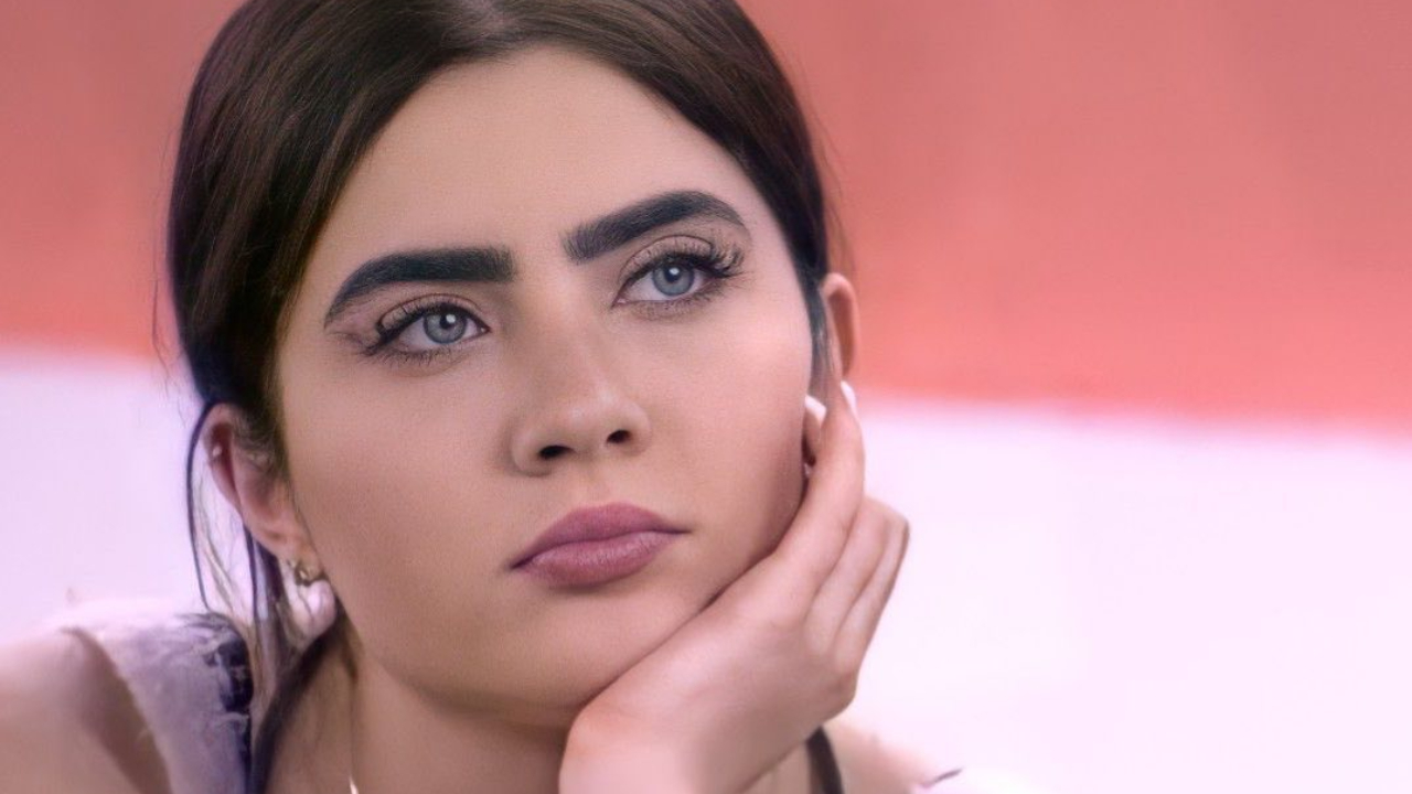 BBB22: Jade Picon explica uso de esparadrapo no umbigo: ”Para me proteger de energia”