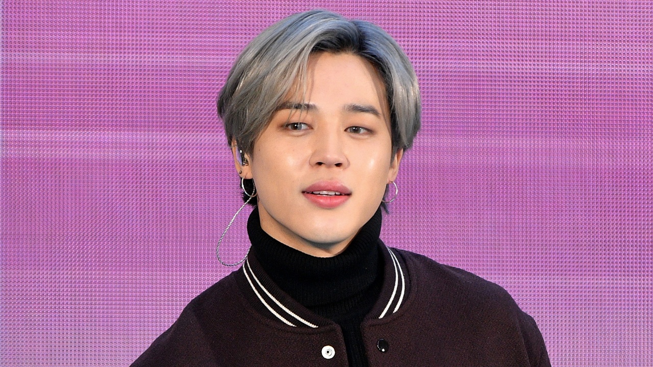 Jimin, do BTS, é hospitalizado e testa positivo para Covid-19