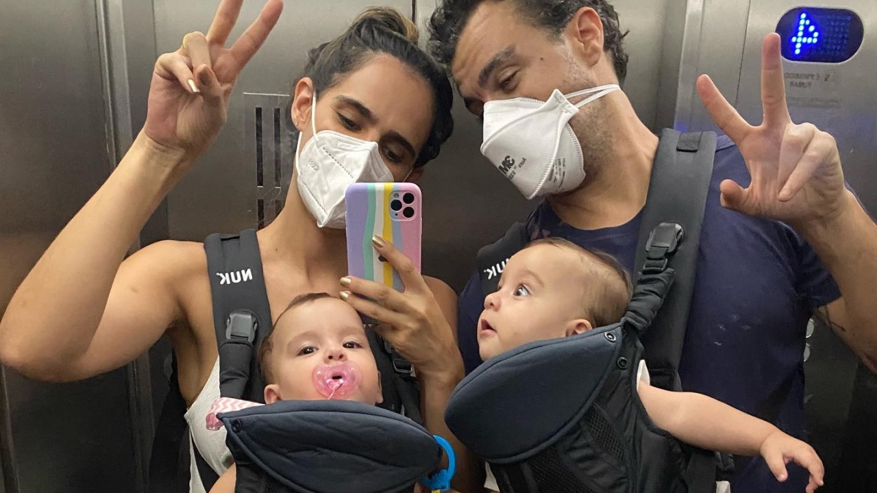 Marcella Fogaça e Joaquim Lopes comemoram os 10 meses das filhas: ”Pedacinhos de mim”
