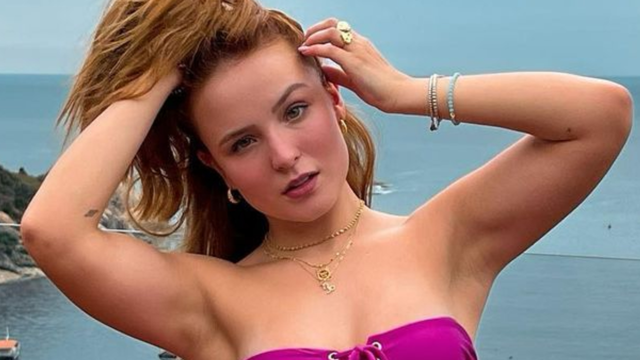 Larissa Manoela abre álbum de fotos com os amigos no verão do Rio de Janeiro