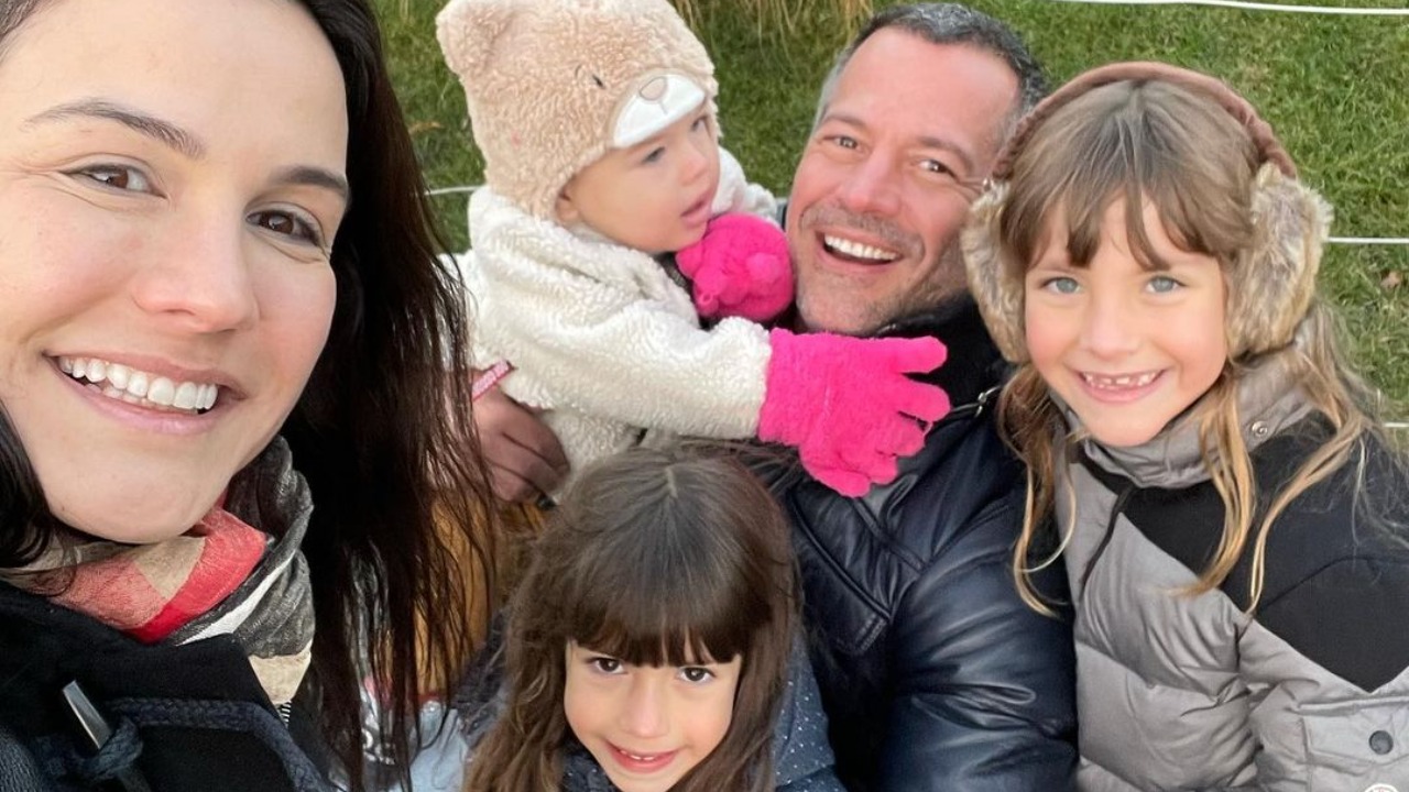 Malvino Salvador completa 46 anos e comemora com festinha em família