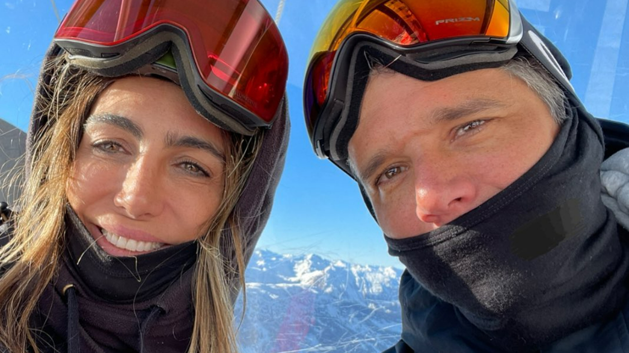 Marcio Garcia surge coladinho com a esposa durante passeio romântico na neve: ”Minha parceira de vida”