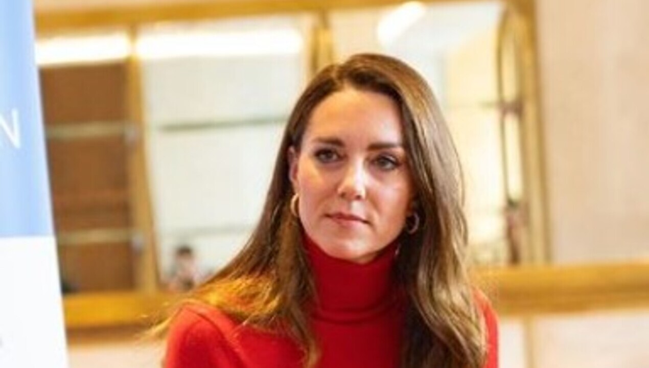 Durante visita real, Kate Middleton recebe uma pergunta sobre o look que estava usando