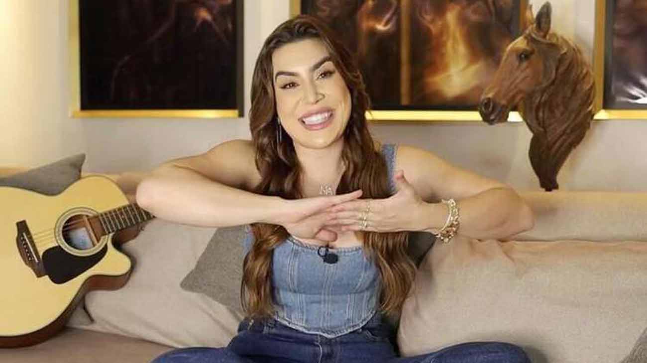 BBB 22: Naiara Azevedo se empolga e rebola até o chão na cozinha