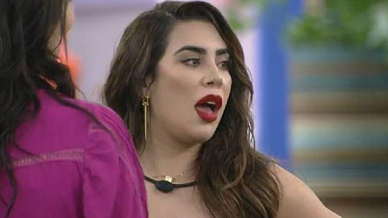 BBB22: Naiara Azevedo solta o verbo na cozinha e alfineta os colegas