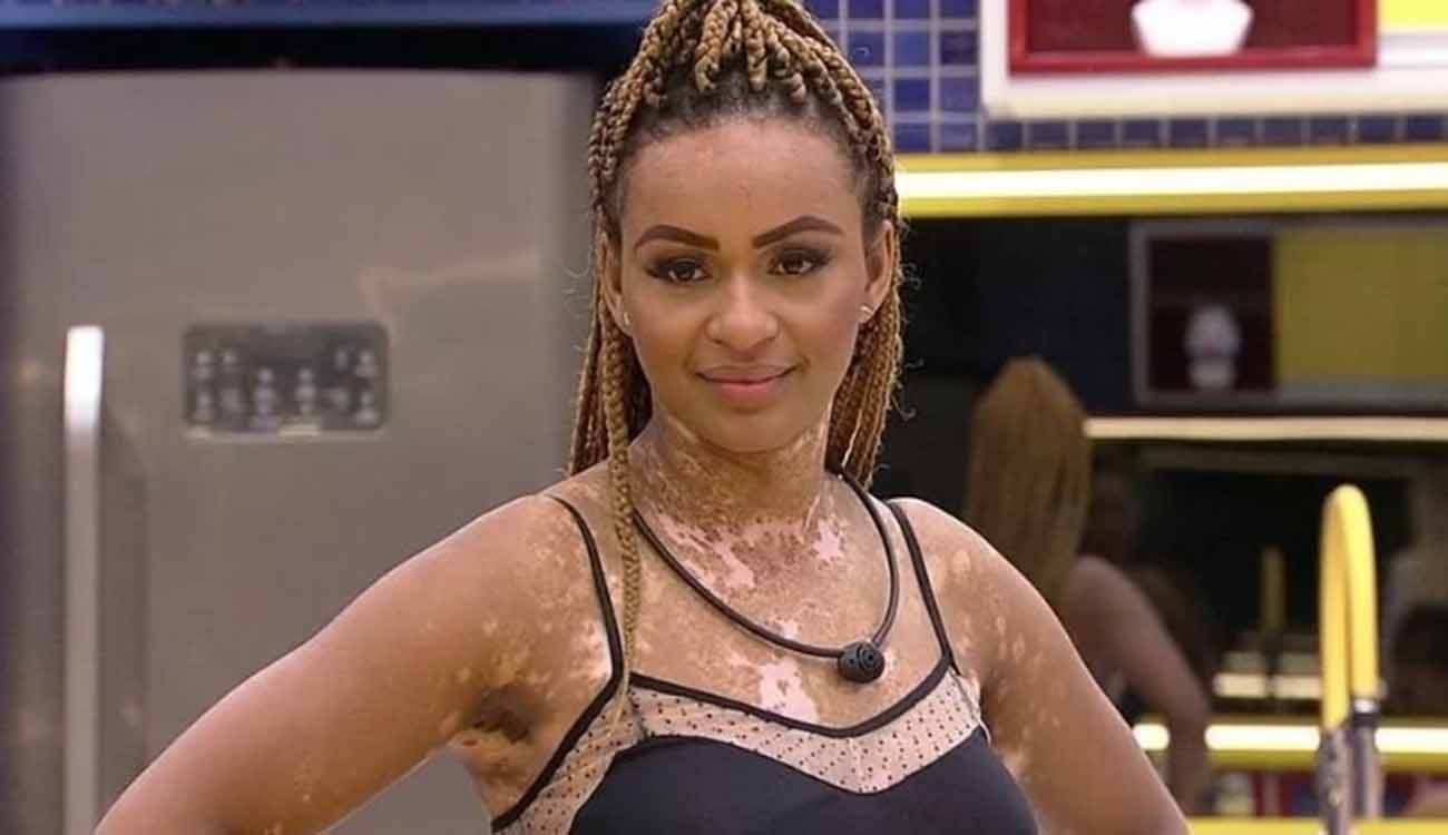 BBB 22: Natália aposta em maiô todo aberto e deixa todo mundo de queixo caído