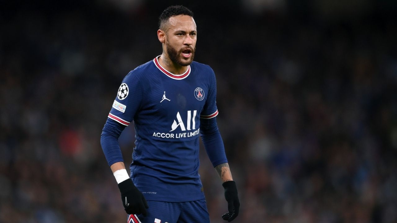 Nas redes sociais, Neymar rebate comentários de jornalista: “Amargurado?”