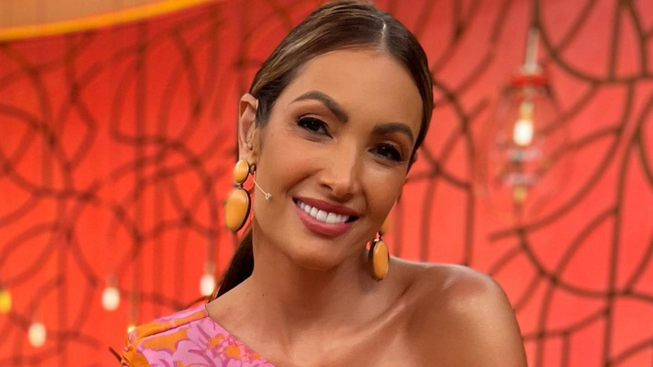 Patrícia Poeta esbanja estilo ao exibir look escolhido para o ‘Encontro’: ”Maravilhosa, como sempre!”