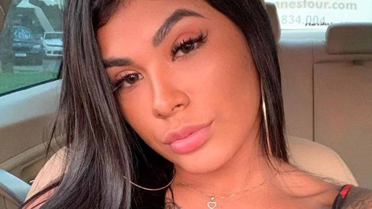 Pocah se empolga em show de Gusttavo Lima e calça rasga no bumbum