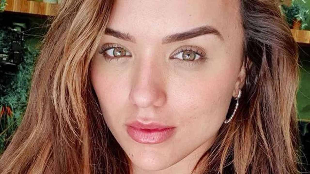 Com vestido ousado, Rafa Kalimann ostenta abdômen sarado em show no Rio