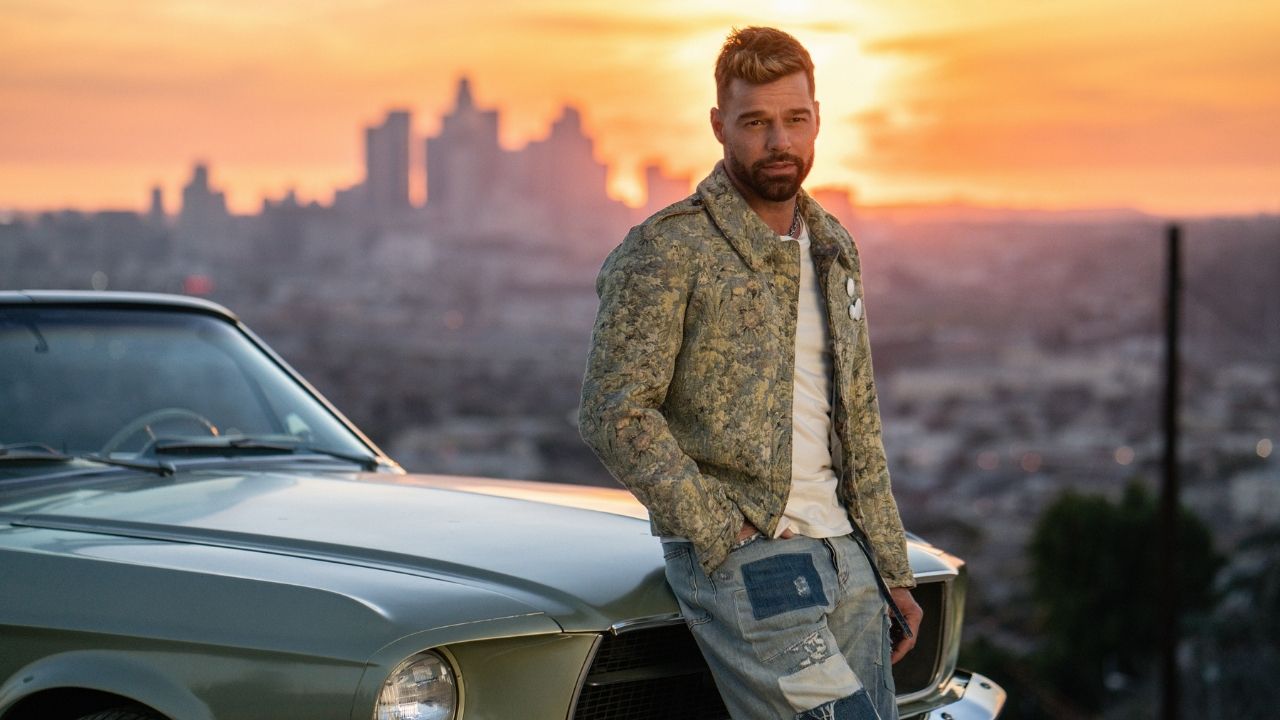 Ricky Martin se reinventa e lança o clipe de ‘Otra Noche En L.A’