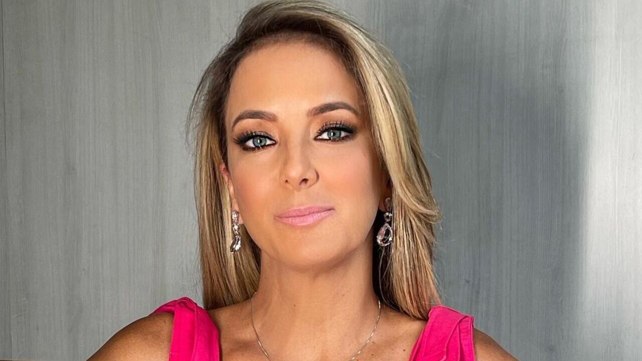 Ticiane Pinheiro surpreende com fotos de biquíni: ”Gata”