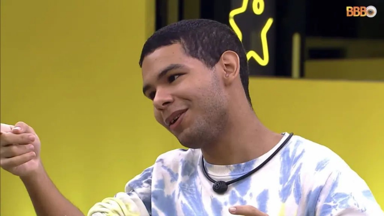 BBB22: Vinícius desabafa sobre convivência na casa: ”Está me estressando”