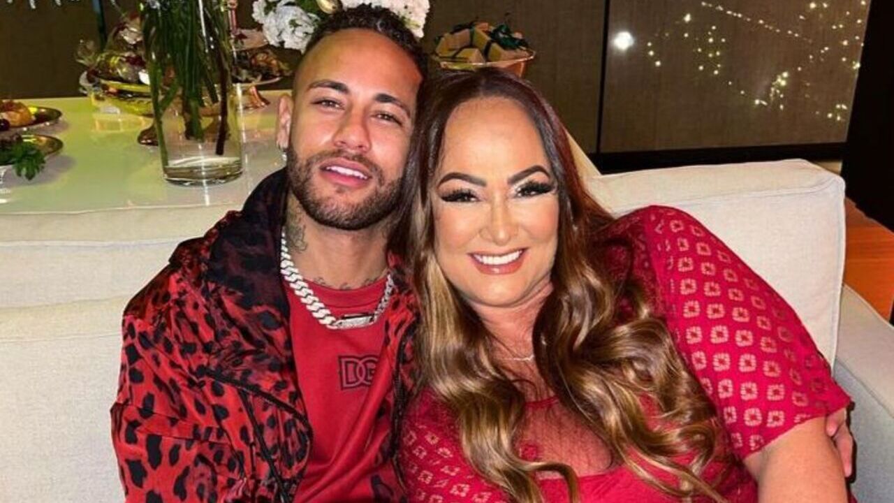 Neymar Jr. faz homenagem especial ao aniversário da mãe: ”Eu te amo!”
