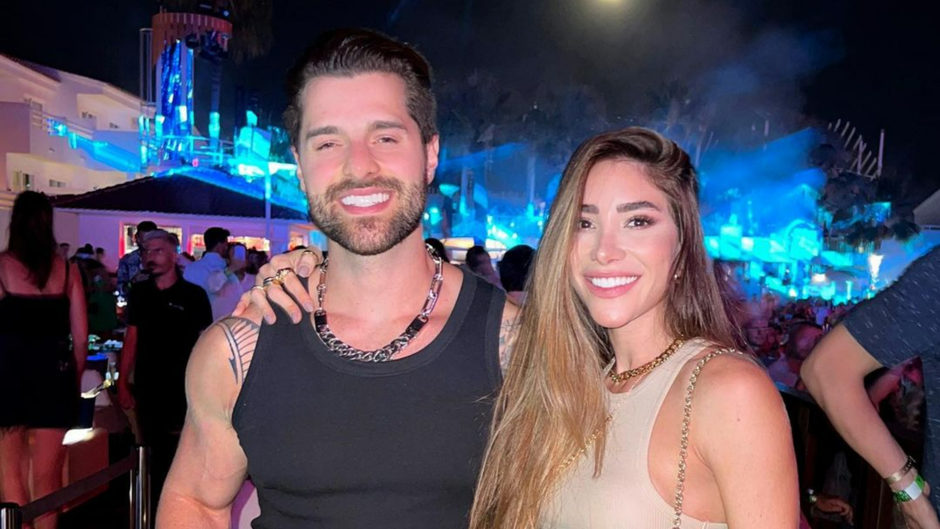 Em Mykonos, Alok e Romana Novais esbanjam romance em fotos arrasadoras