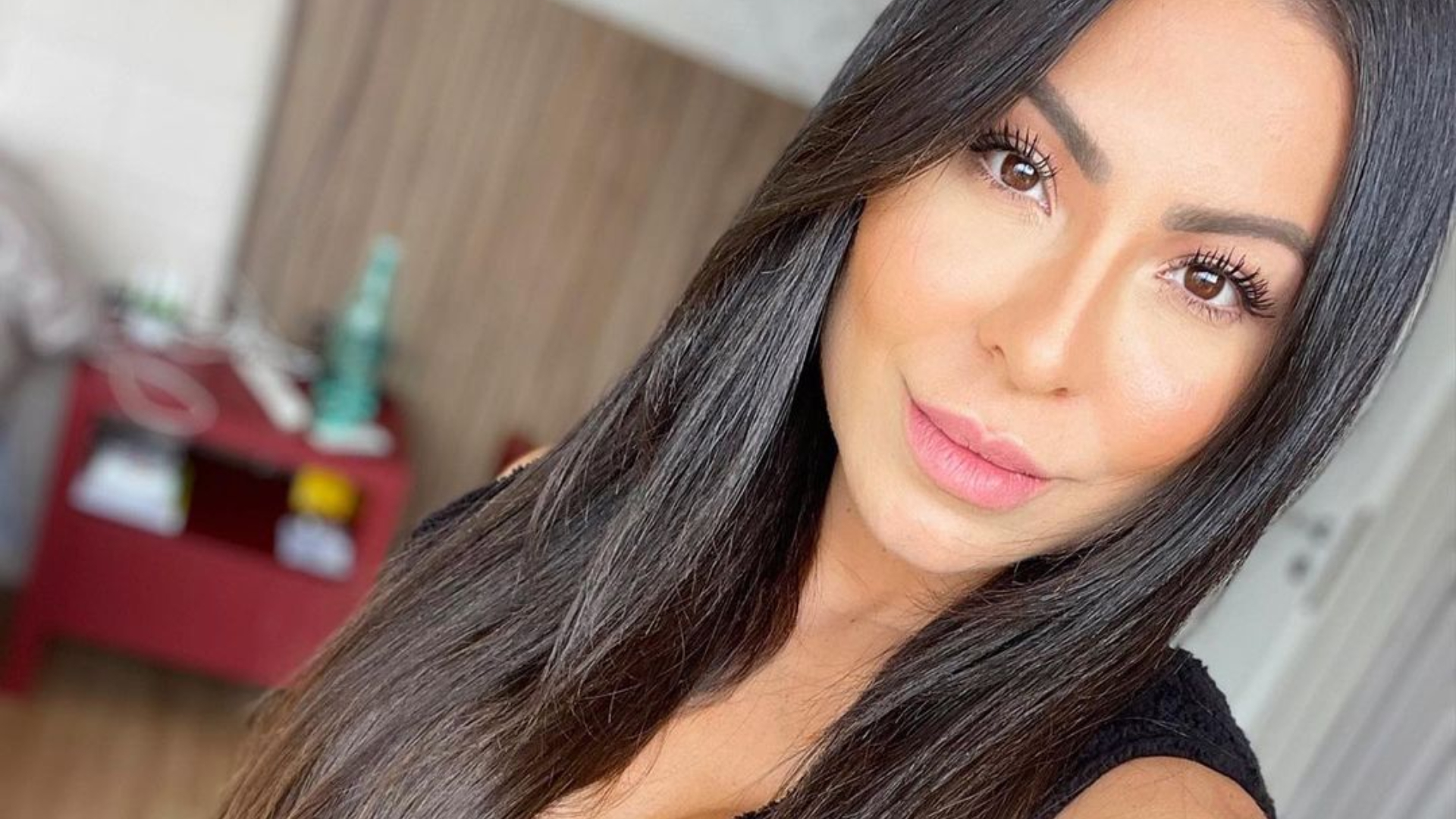 Andressa Ferreira ostenta barriga sarada e rebate críticas sobre estar magra demais: ”Faço dieta para ouvir isso mesmo”