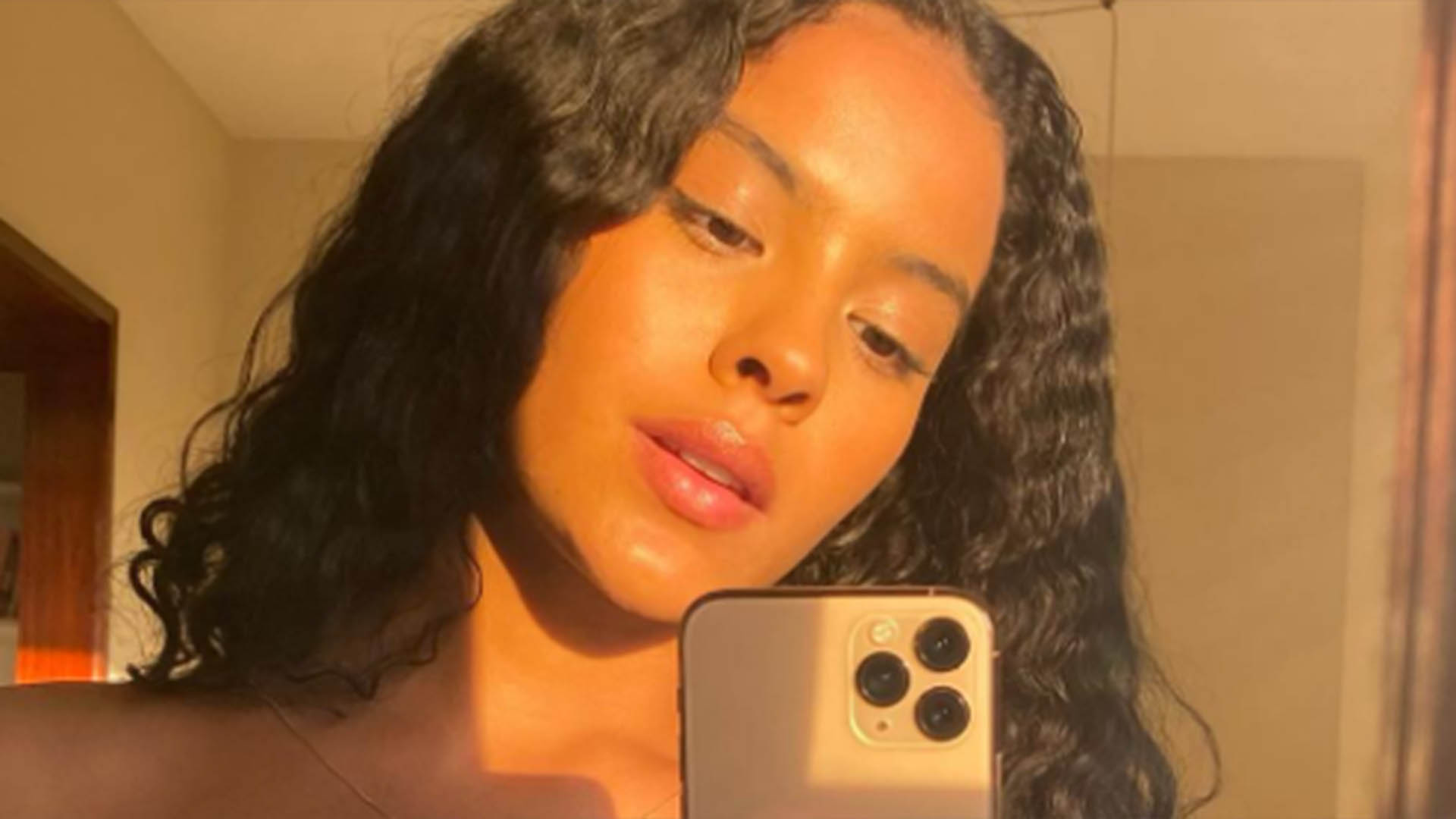 Bella Campos, a Muda de Pantanal, surge com o cabelo liso