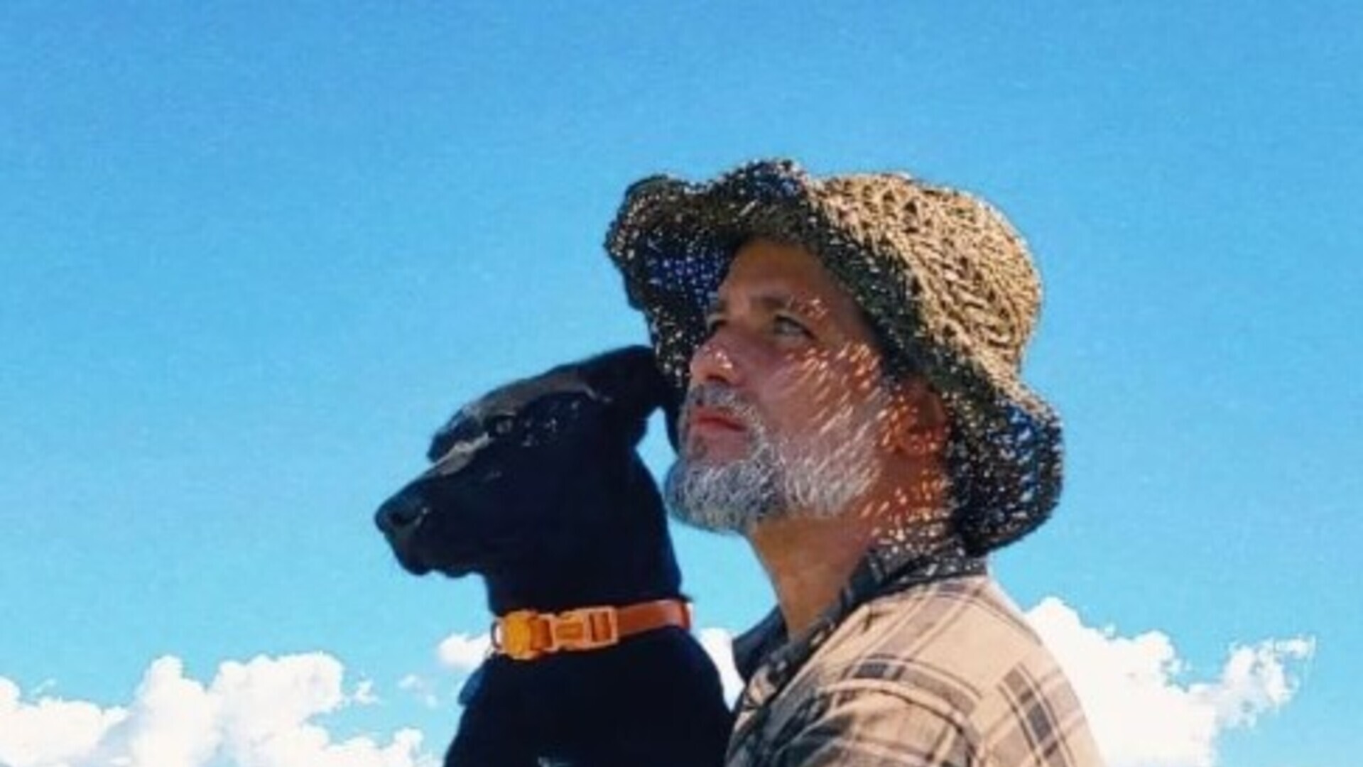 Bruno Gagliasso aparece sem camisa em fotos de viagem para a Espanha