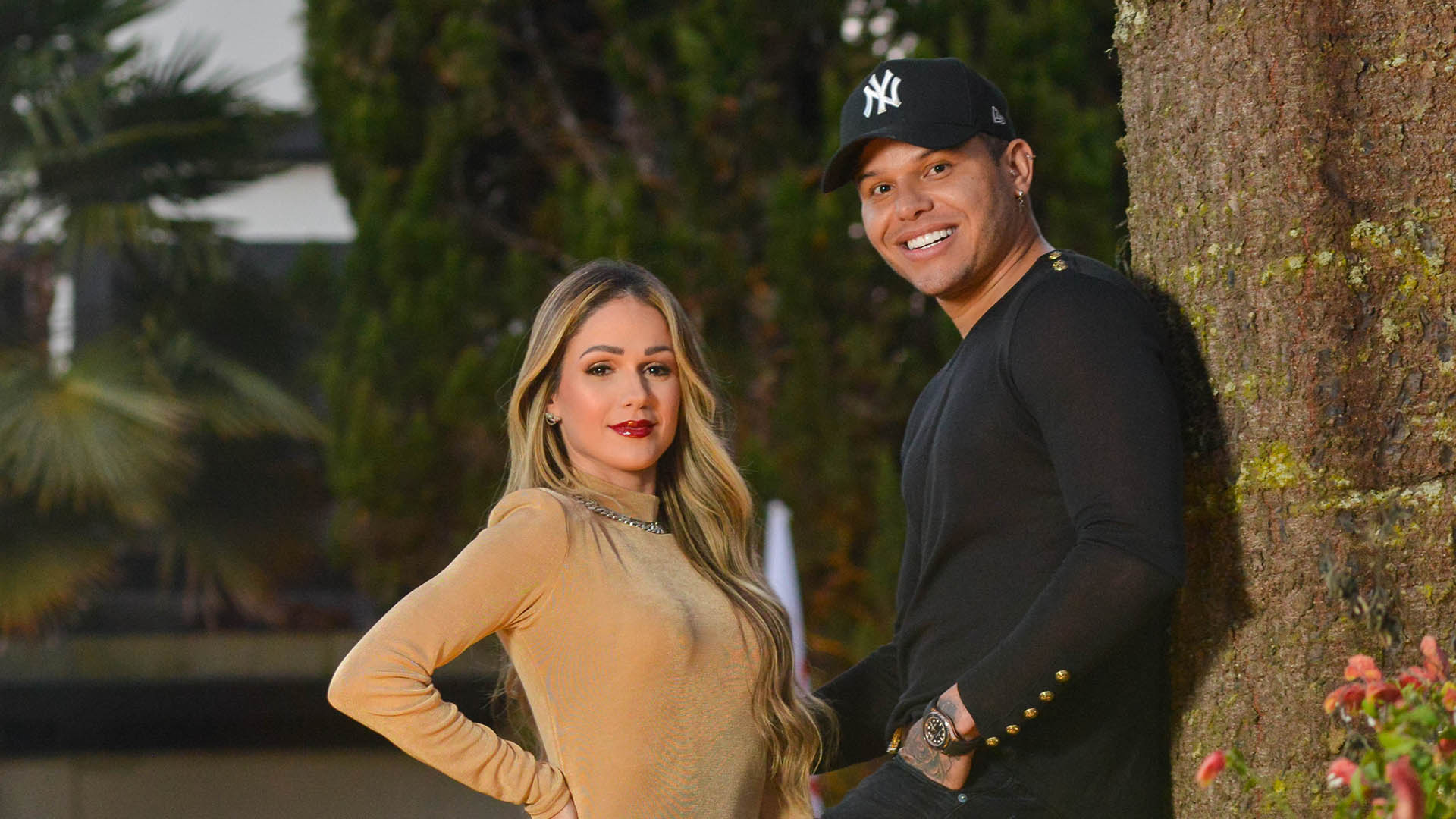 Tierry e Carla Bruno festejam a amizade após affaire na Dança dos Famosos