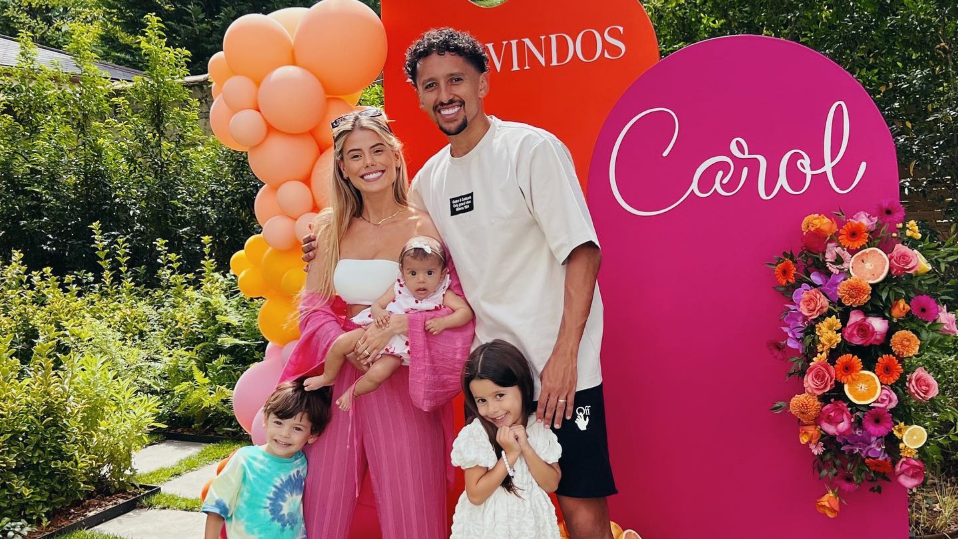 Carol Cabrino comemora aniversário de 29 anos ao lado da família