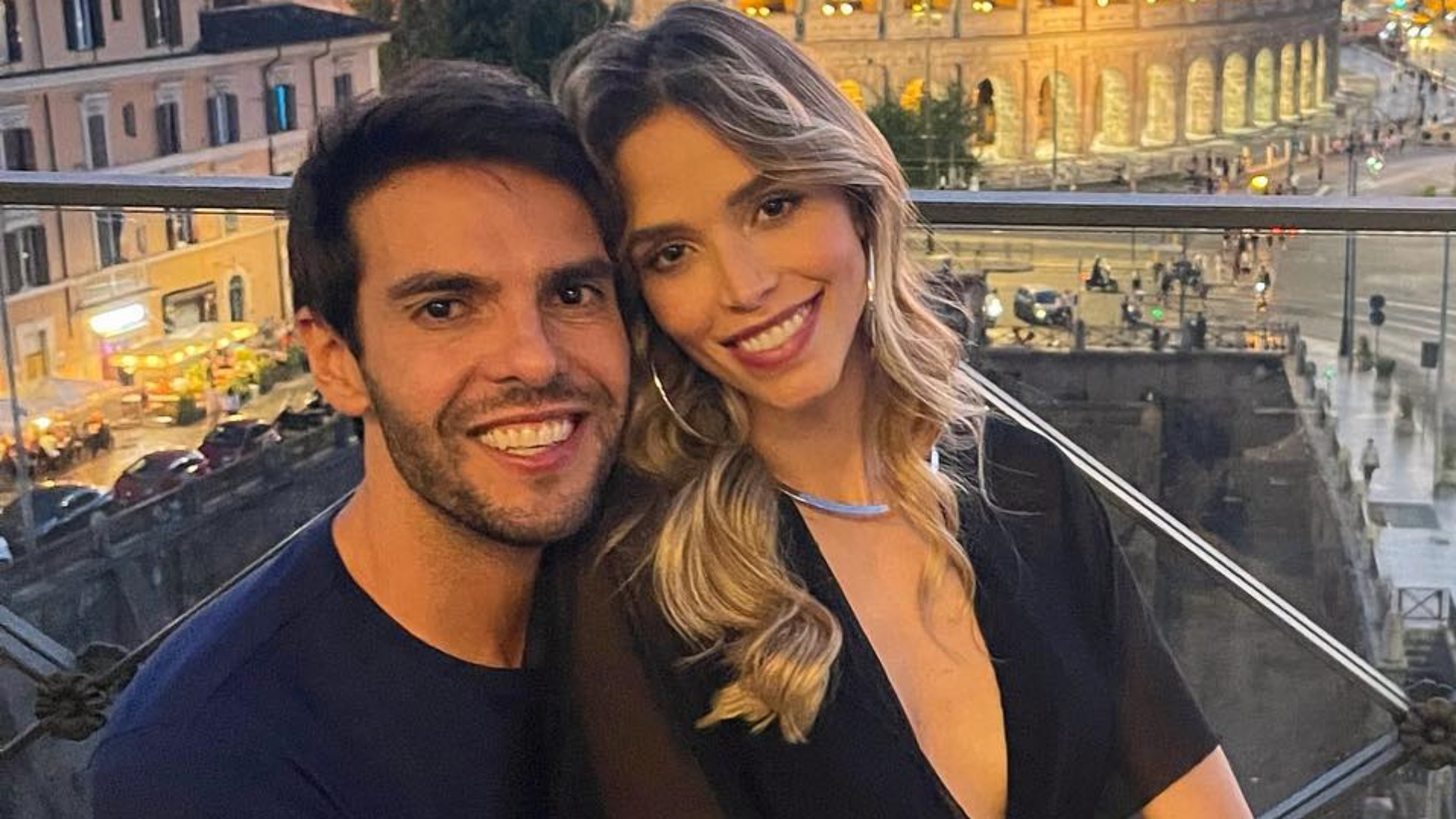 Carol Dias surge em momento romântico com Kaká e se declara: “Para sempre”