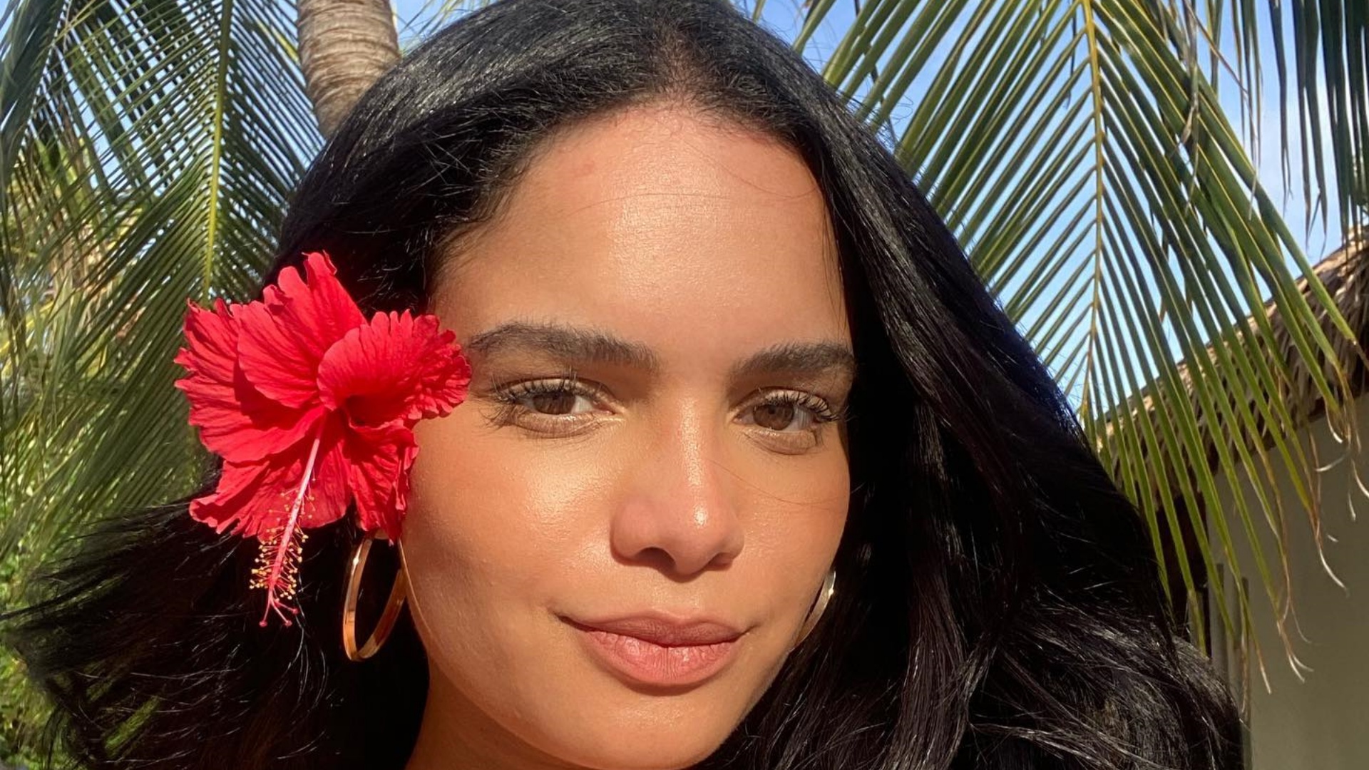 Carol Macedo esbanja beleza ao postar clique de biquíni nas Maldivas