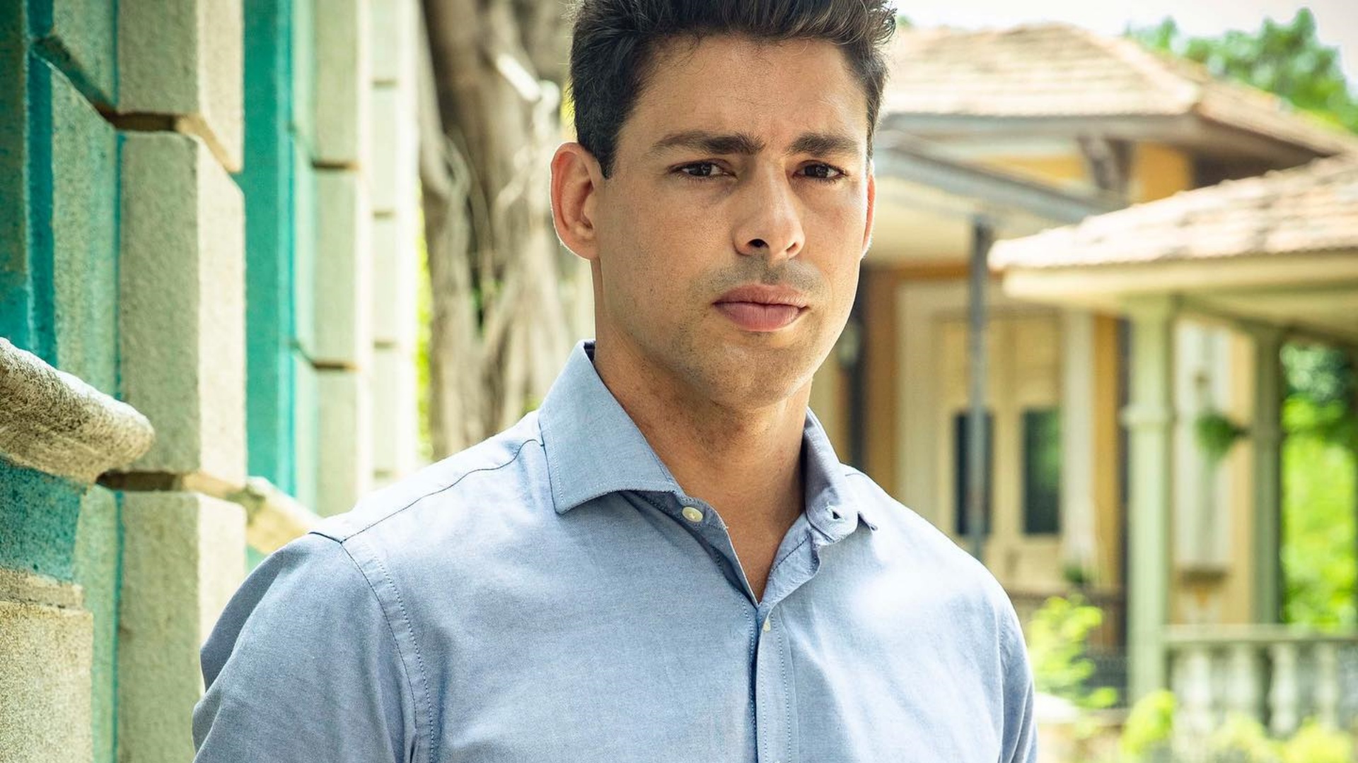 Cauã Reymond celebra estreia de novela em Portugal
