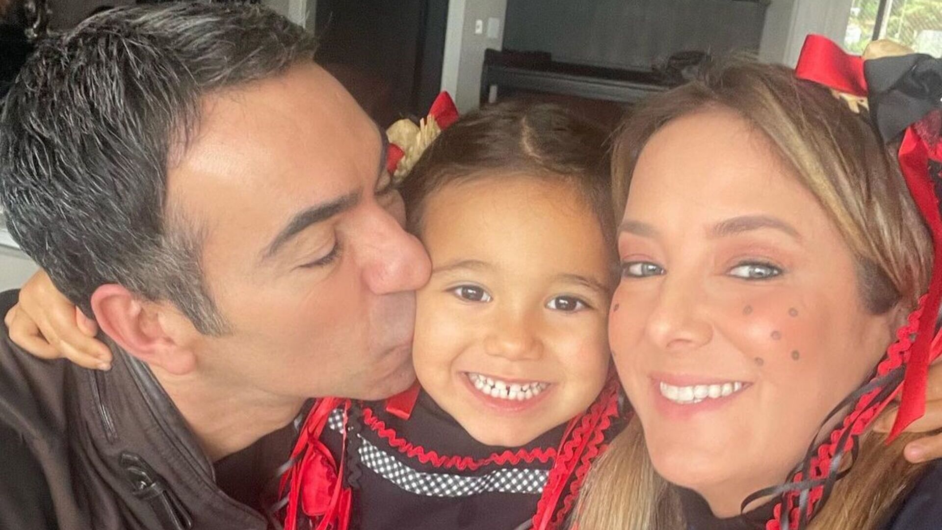 Ticiane Pinheiro impressiona ao mostrar detalhes do festão da filha em vídeo