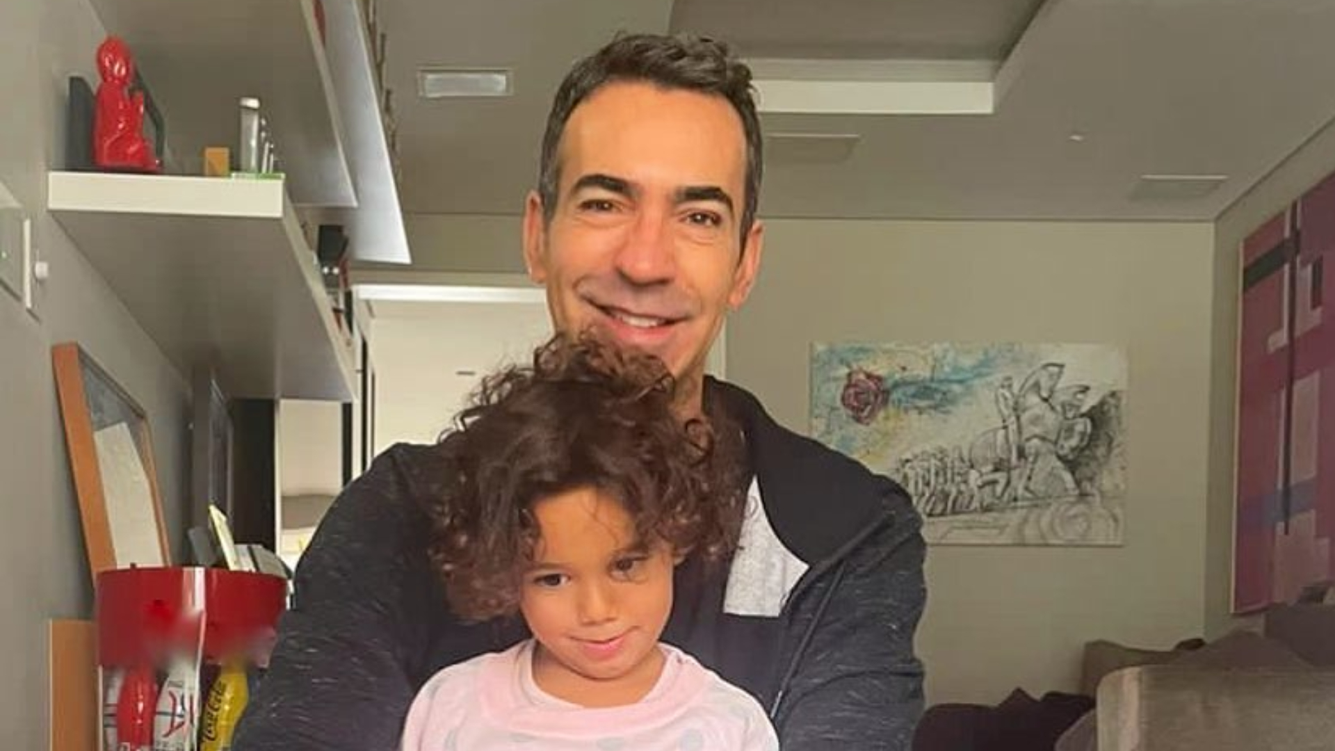 Cesar Tralli celebra o aniversário da filha, Manu, com homenagem: ”3 anos de puro amor”