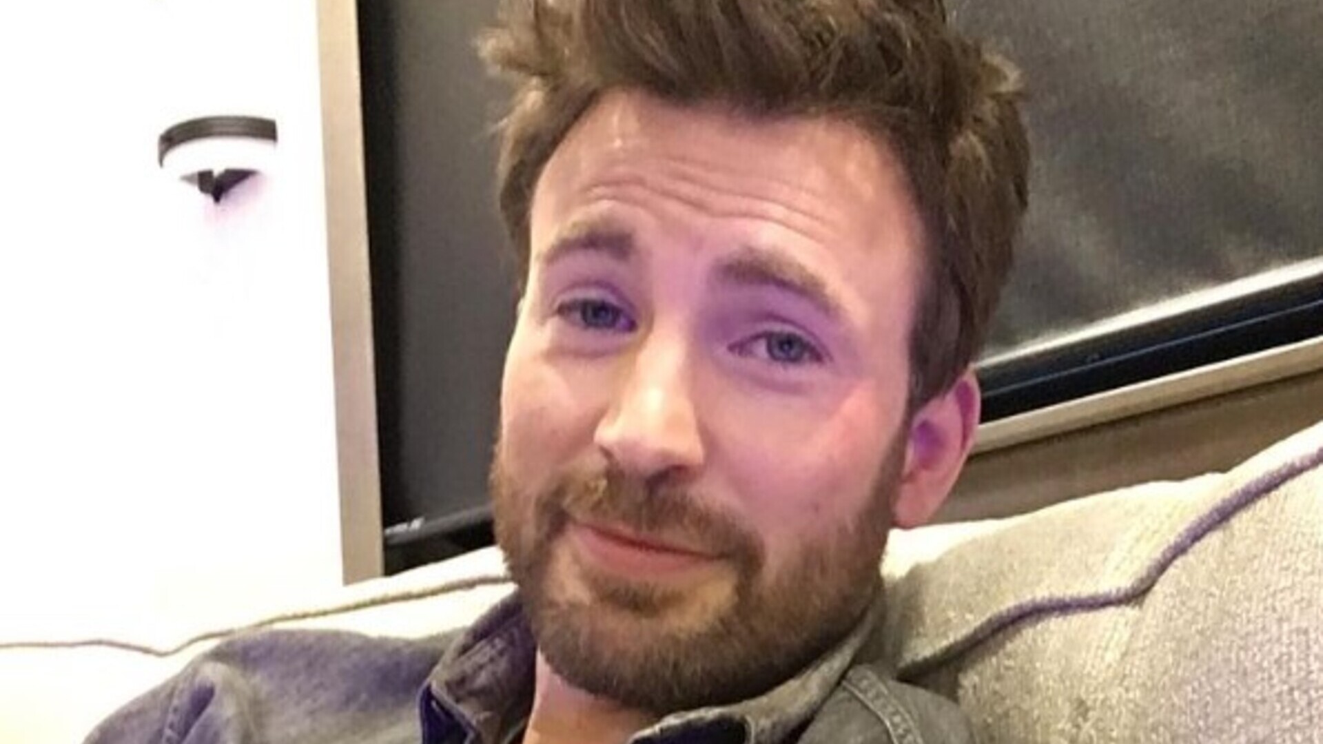 Chris Evans, o Capitão América, revela que está procurando um amor “para a vida toda”
