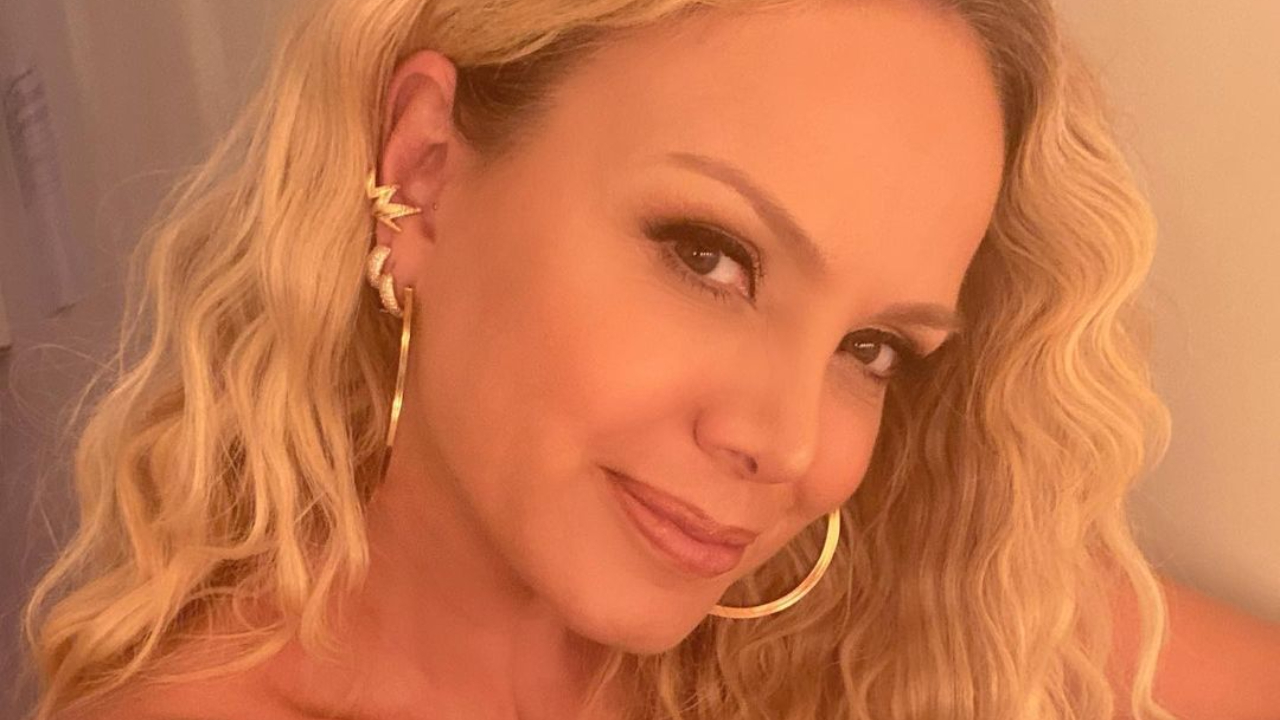 Eliana surge em clima junino com os filhos e encanta a web: ”Família linda”