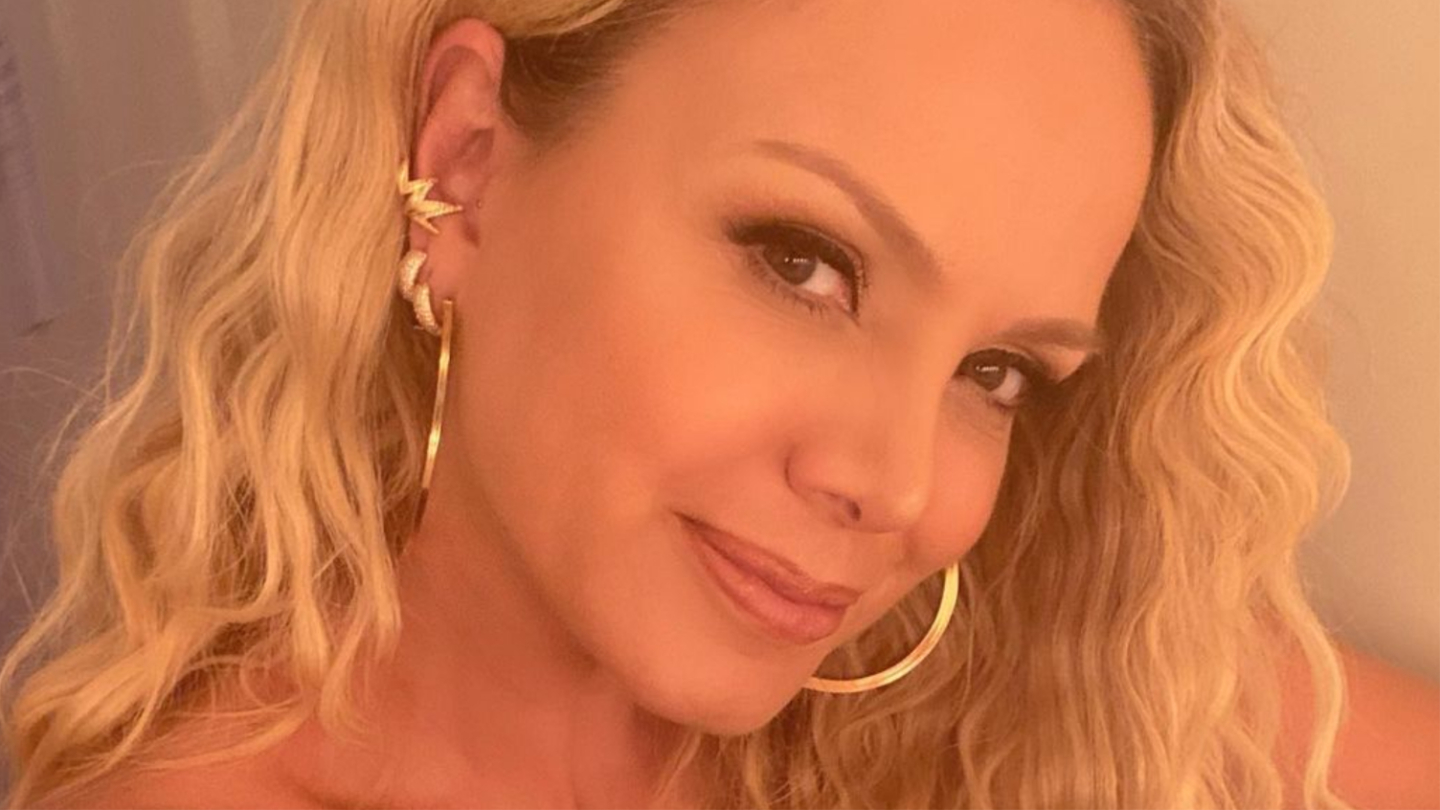 Eliana abre álbum de fotos com a família e fãs comparam: ”Manu parece com você”