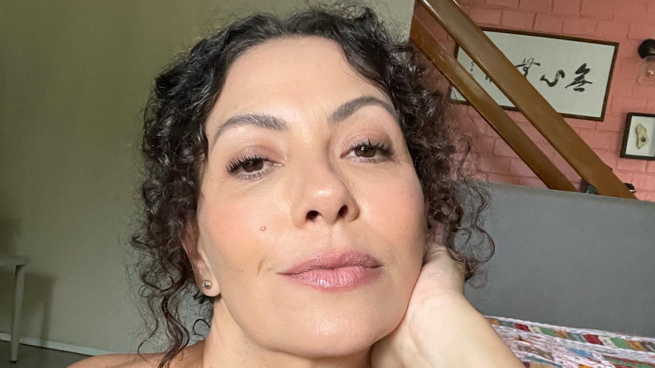 Fabiula Nascimento muda o visual e surge com os fios mais claros